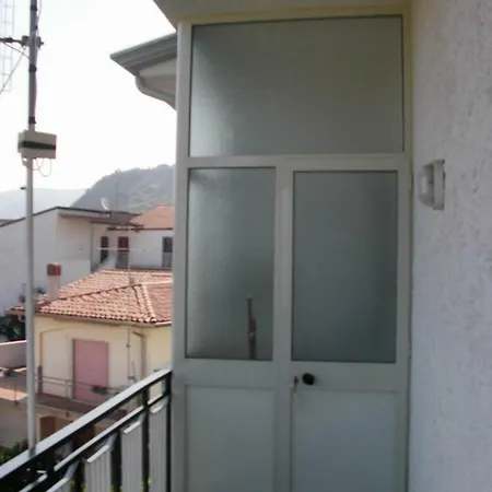 Trivani Arredato Di Diamante 奇雷拉